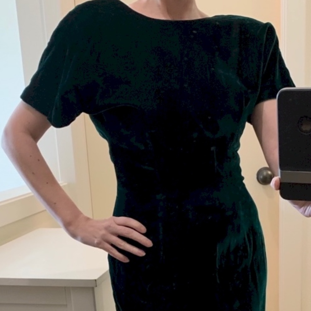Low-back Vintage Emerald Green Velvet Dress sz 4